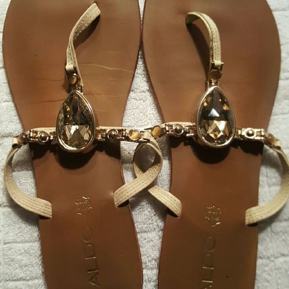 Beautiful sandals worn only one time - Picture 1 of 2